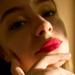 Huile Lèvres Magenta Certifiée Bio -AURA Maquillage Magasin 1196 2 1